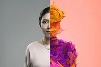 Demi-femme en couleurs simulant son stress